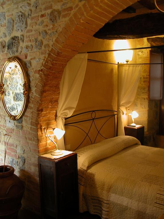 La Vecchia Corte San Gimignano Exterior photo