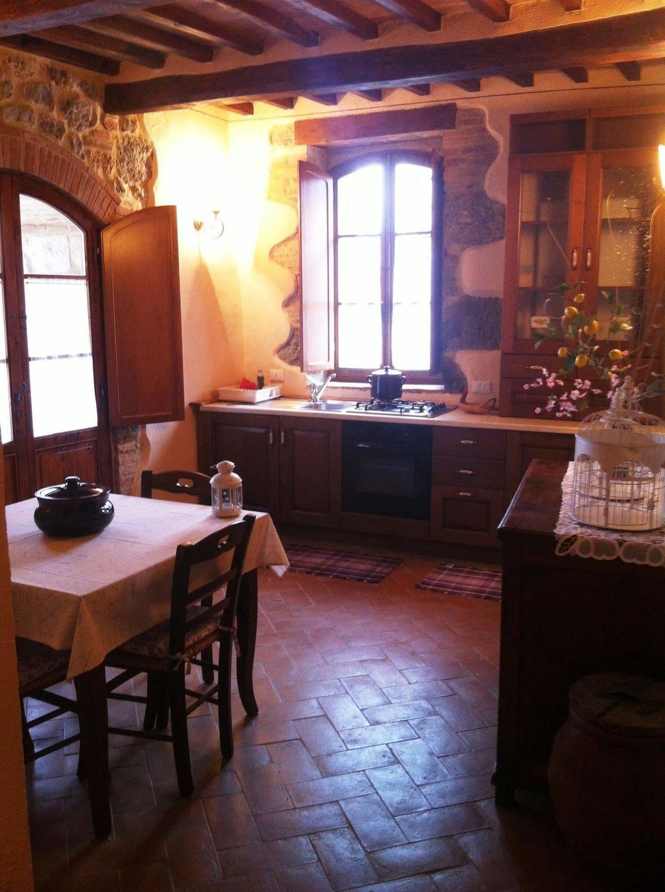La Vecchia Corte San Gimignano Exterior photo